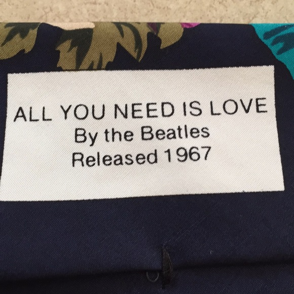 Beatles neck tie: “All You Need Is Love” 1991. - Picture 3 of 6